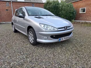 Solid og billig Peugeot 207 sægles