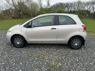 Toyota Yaris 1,0 T1
