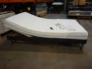 Vega Elevationsseng med Supportho Comfort madras 120x200 cm