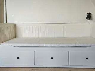 Ikea Hemnes seng med udtræk