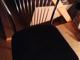 Spise brød med 6 stole 