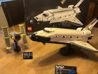 Nasa Space Shuttle Discovery sælges