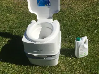 toilet til båd med væske