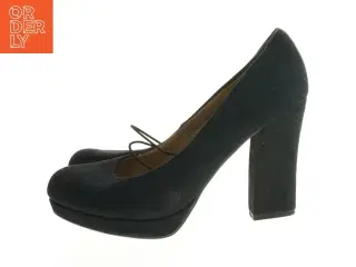 Sort højhælede sko i størrelse 40 fra Balzar Footwear (str. 40 )