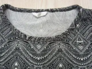 Str. S, flot og elastisk bluse