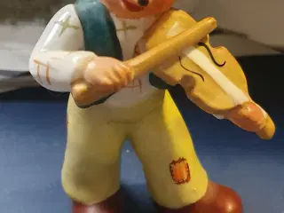 Keramik figur pindsvin spiller violin