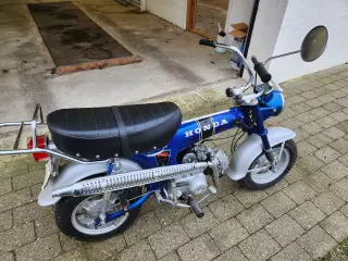 Honda DAX 50cc. ST50. I UNIK stand. 