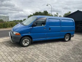 Toyota HiAce 2,5 D-4D 102 lang 4x4