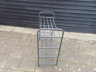 skoreol med 4 hylder i grå metal