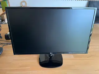 LG pc skærm 24”