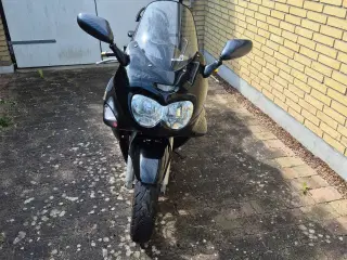 Suzuki GSX 600F