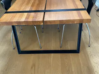 Spisebord i massiv egetræ