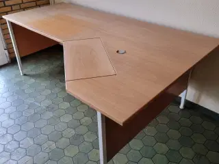 Pænt skrivebord 
