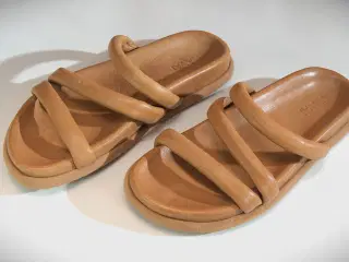 VIAVAI lys brun sandal i skind