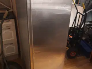Køleskab med stålfront sælges