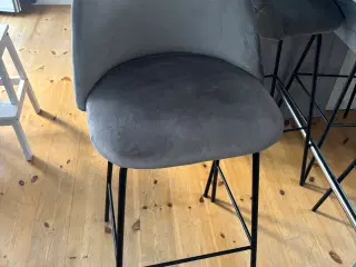Højbord og fire barstole