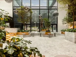 PUBLIC - ikonisk kontorbygning genopstår som unikt flerbrugerhus med luksuriøse fællesfaciliteter