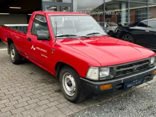 Toyota HiLux 2,4 D Pick-up