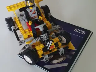 Brugt, men flot Technic Lego. Begge  for 300 kr.