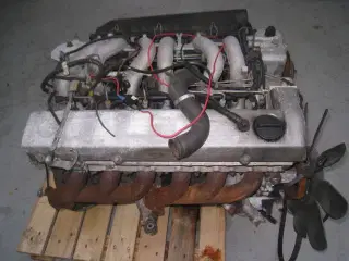 2 forlygter w 124 bosch/Hella