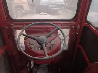 traktor massey ferguson 25
