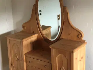 Afsyret spejlmøbel med 2 skuffer, 2 sideskabe
