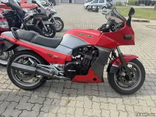 Kawasaki GPZ 900 R