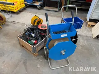 Diverse kabler og oprullere