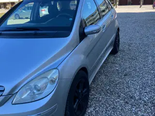 Billig Mercedes B180 til afhentn.
