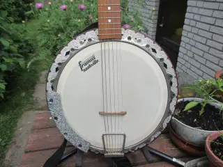 Tenor og Guitarbanjo.