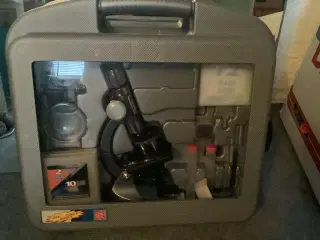 Mikroskop i kuffert