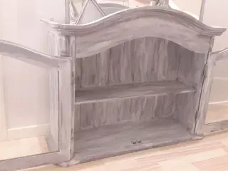 Vitrineskab med spejl