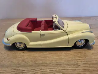 Modelbil: BMW 502 Cabriolet 1955.  Skala 1/18.