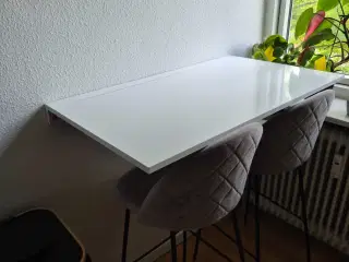 Vægbord uden stole
