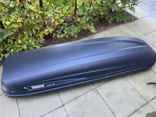 Thule Pacific 700 (sort)