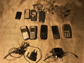 Nokia Gamle mobiltelefoner med 2 originale oplader