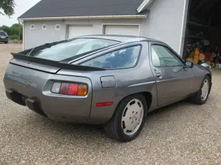 Porsche 928 S