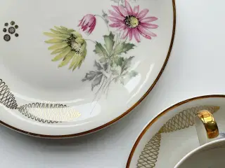 Triosæt, stor kop m underkop og kagetallerken, pastelfarvede blomster
