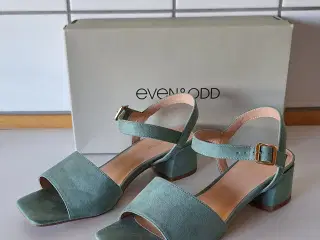 Flot mintgrøn sandal fra "Even&ODD" sælges.