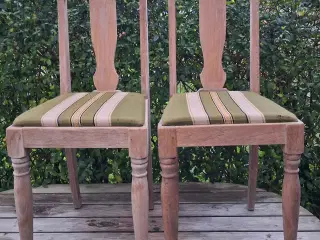 Antikke stole afsyret eg.