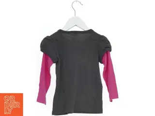 Langærmet bluse med grafisk print fra H+t (str. 98)