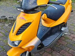 Aprilia SR 50 Stealth. Vandkølet