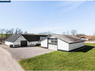 Skøn landejendom - Tæt på Nibe og Aalborg