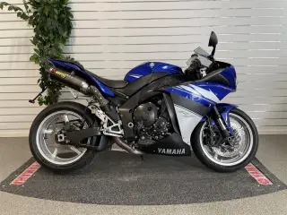 Yamaha YZF-R1 