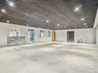 Showroom/værksted i rigtig flotte lokaler