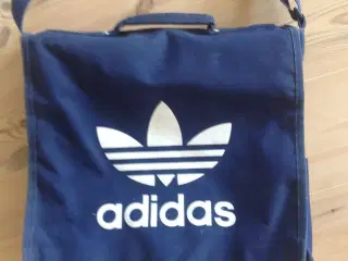 Adidas skuldre taske blå sælges