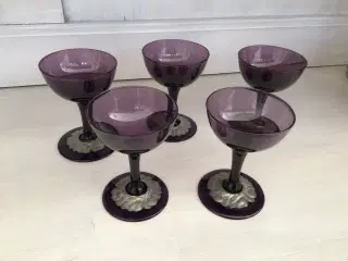 Gamle glas med tinfod