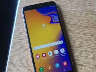 Samsung galaxy J 4+