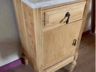 Servante med marmor plade