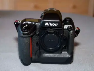 Nikon F5 Hus